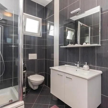 Appartement Martina Sukošan